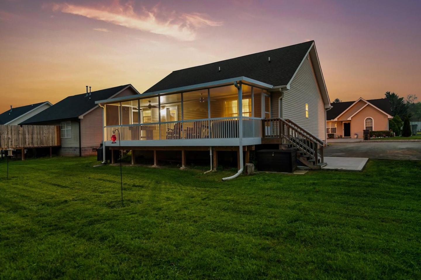 Вілла 1 Mile To Pkwy, Pets, Hot Tub, Creekside, Porch Піджен-Фордж Екстер'єр фото